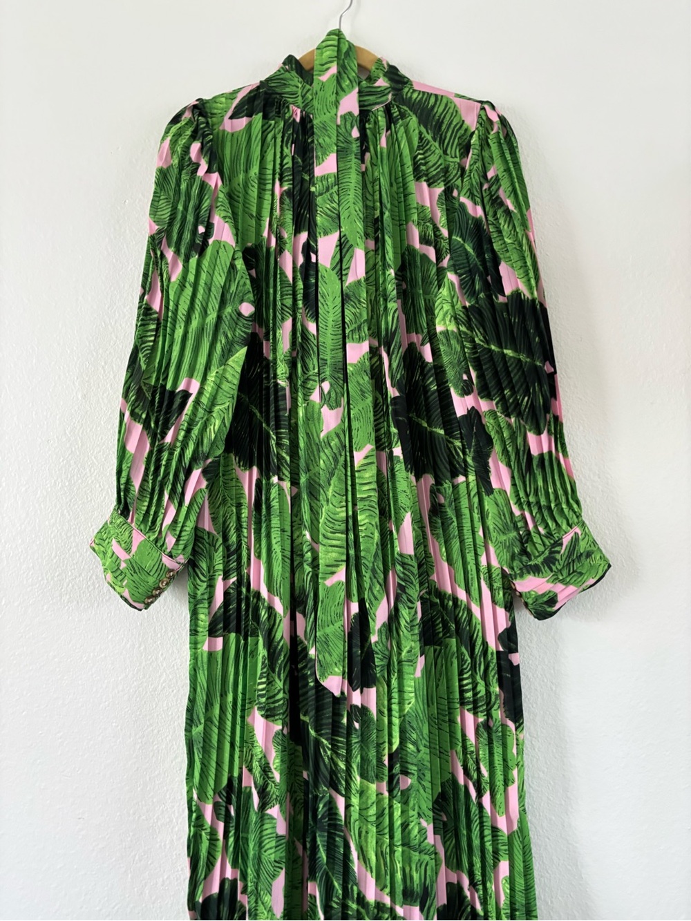 Beulah Tropical Green & Pink Leaf Print Pleated Maxi Dress - Picture 10 of 11